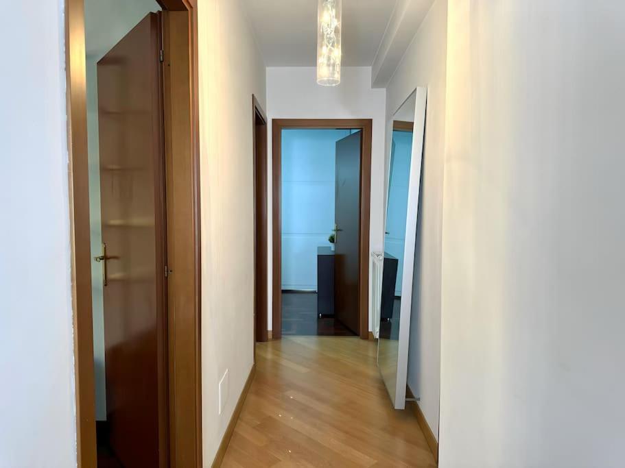 10 Min To Metro Cozy Near Center Apartment Rom
